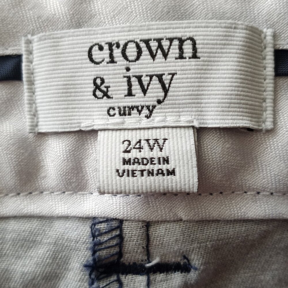 'crown & ivy' 24W Curvy Short Navy/Blues Anchor NWT - Picture 3 of 10